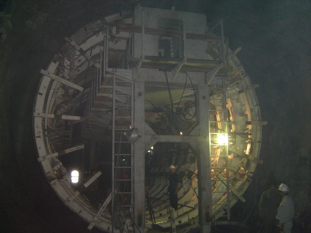 Oceľové debnenie pre projekt vodnej elektrárne